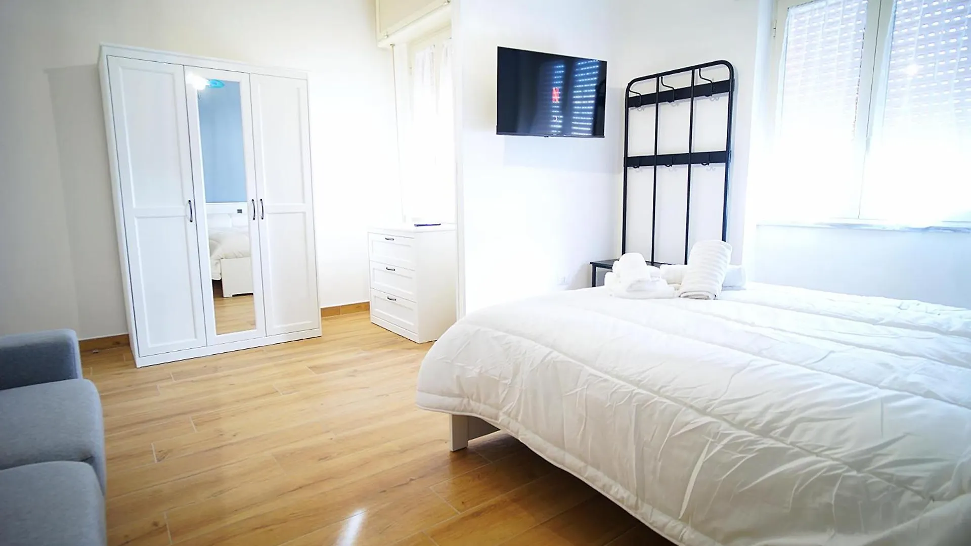 Residenza Dell'E Apartment Naples